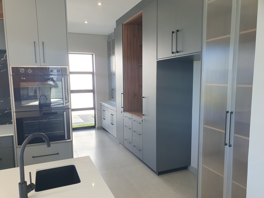 4 Bedroom Property for Sale in Oubaai Western Cape